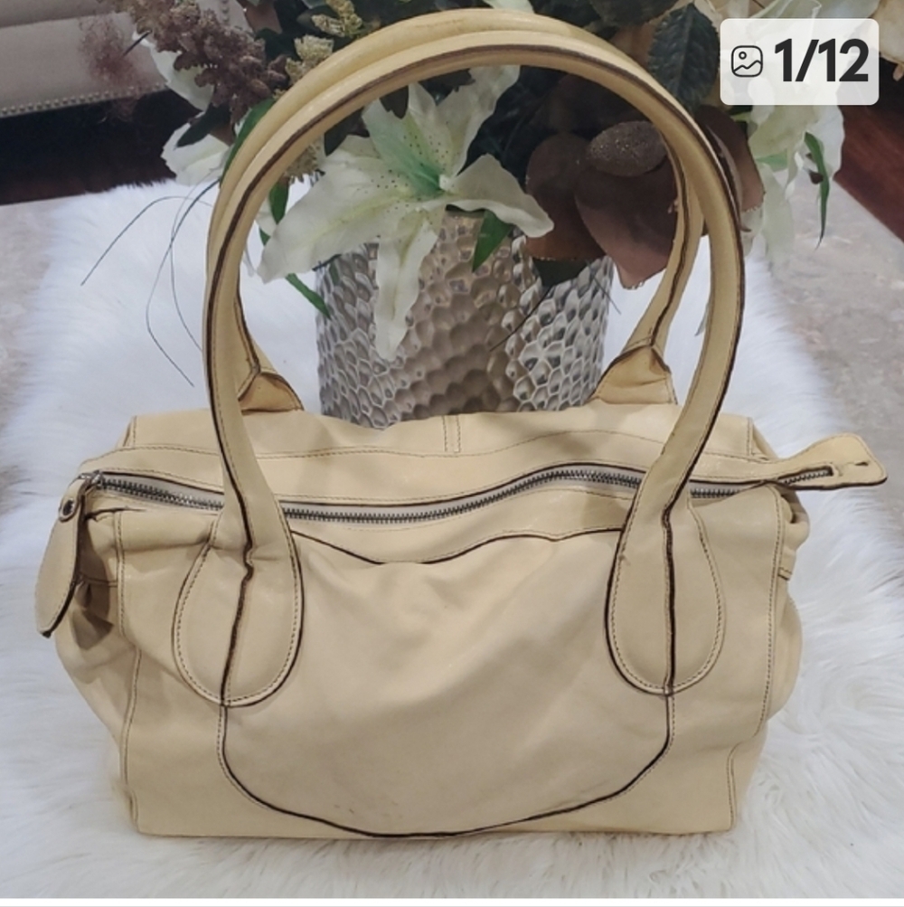 Sundance Cream Leather Shoulder Bag - Picture 13 of 13